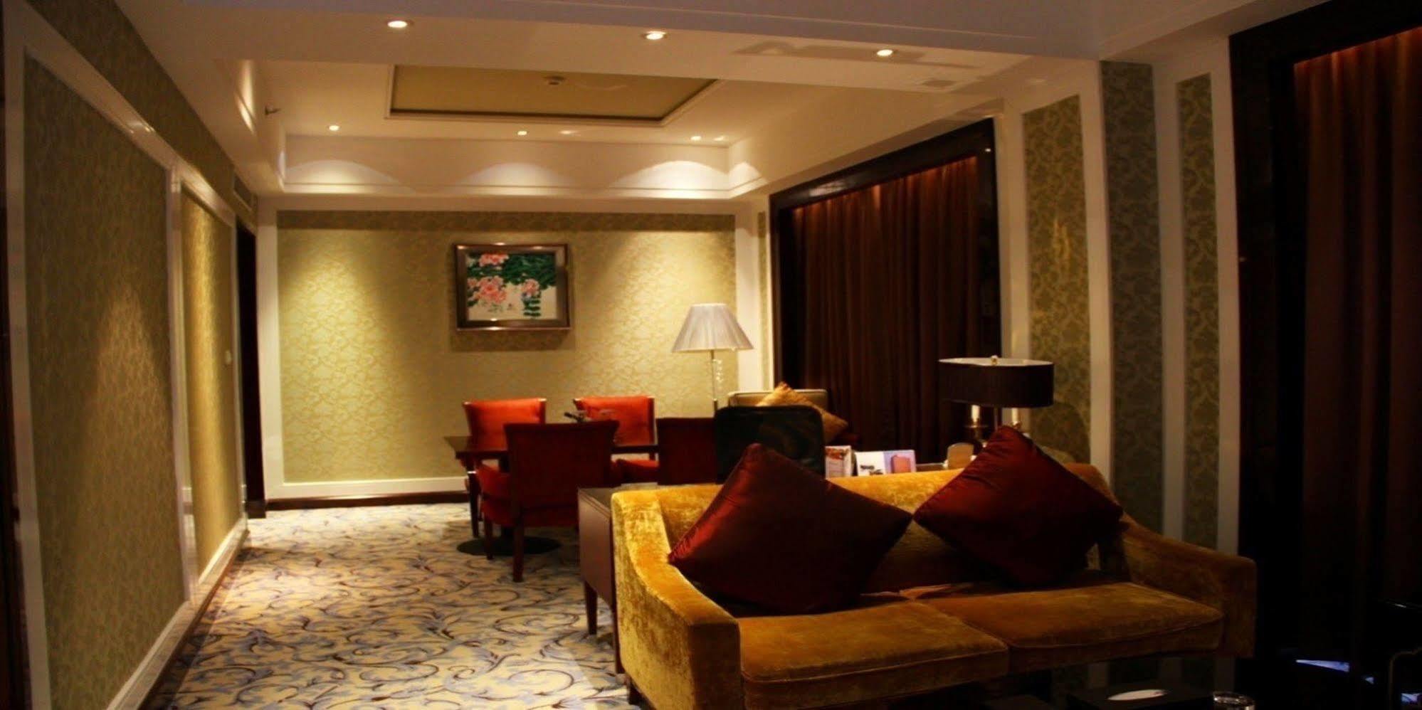 Wyndham Grand Plaza Royale Palace Chengdu Buitenkant foto