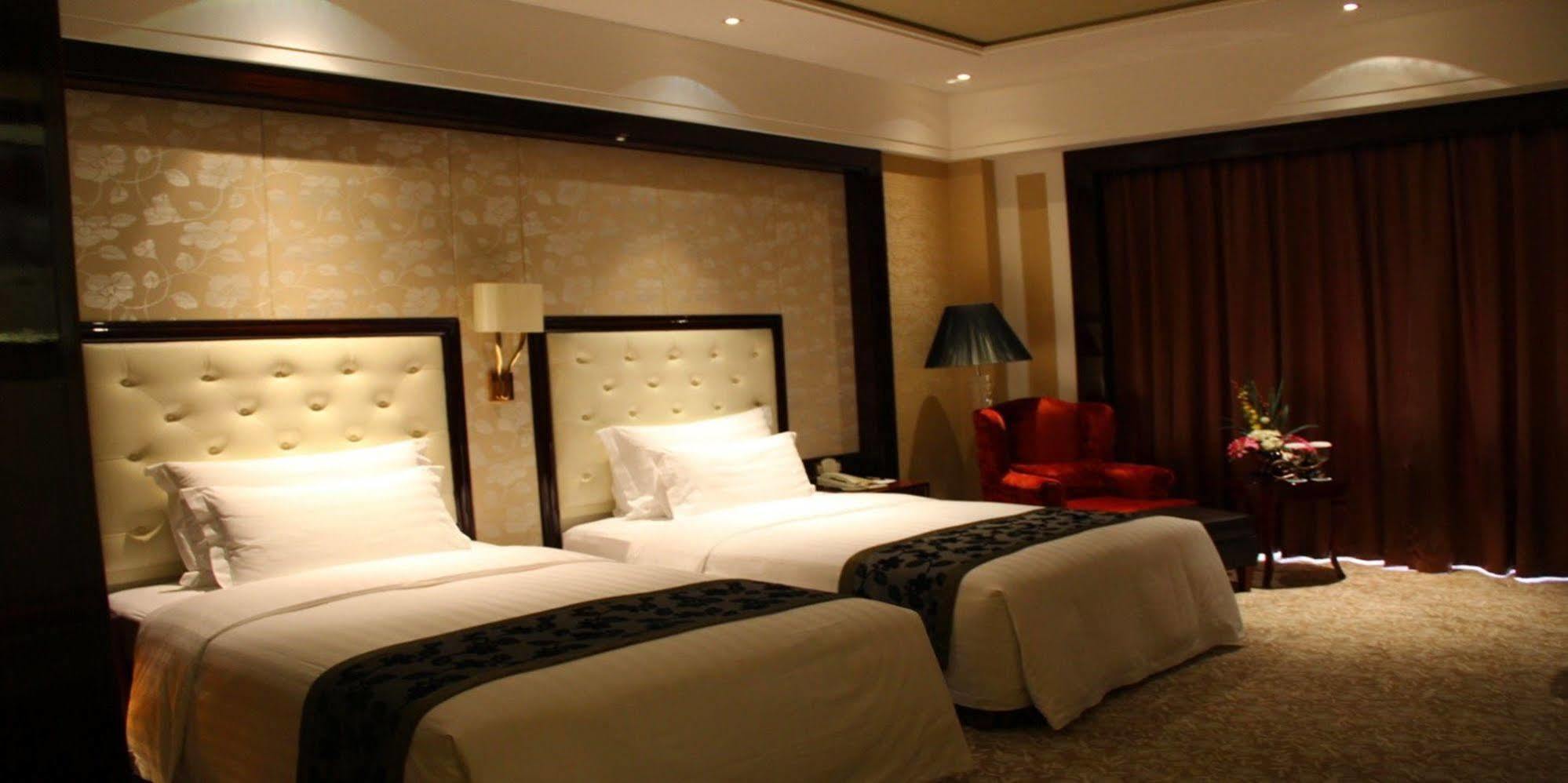 Wyndham Grand Plaza Royale Palace Chengdu Buitenkant foto