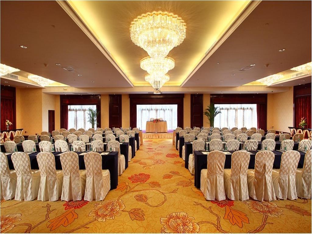 Wyndham Grand Plaza Royale Palace Chengdu Buitenkant foto