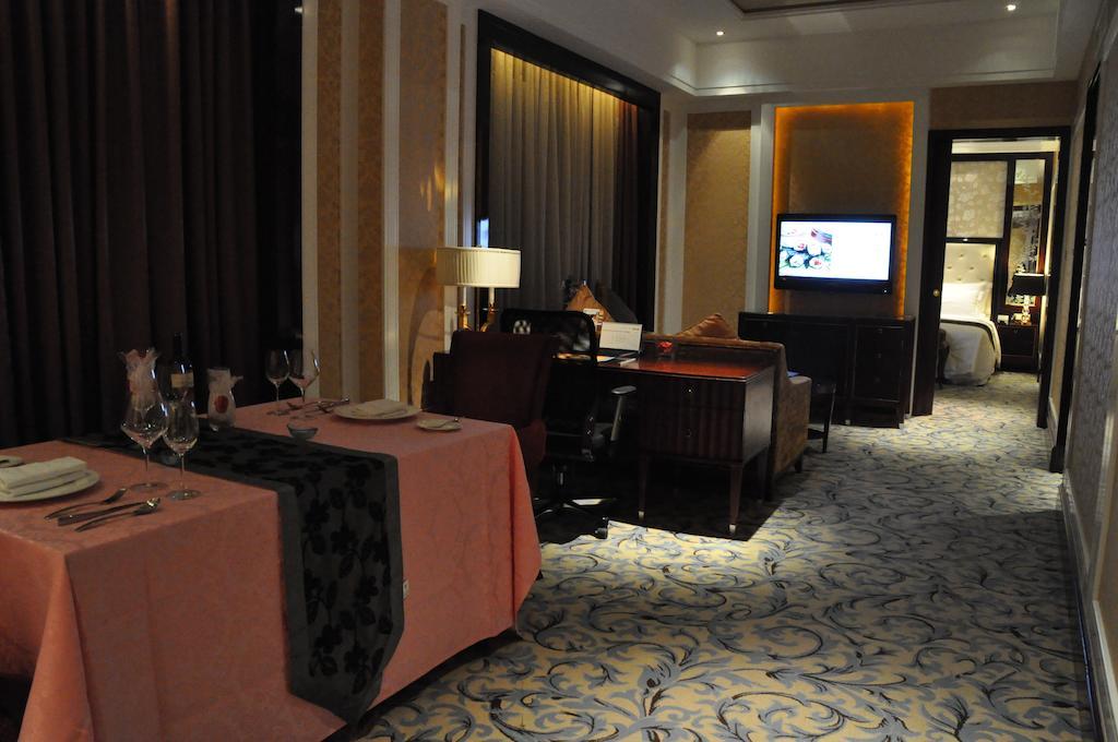 Wyndham Grand Plaza Royale Palace Chengdu Buitenkant foto